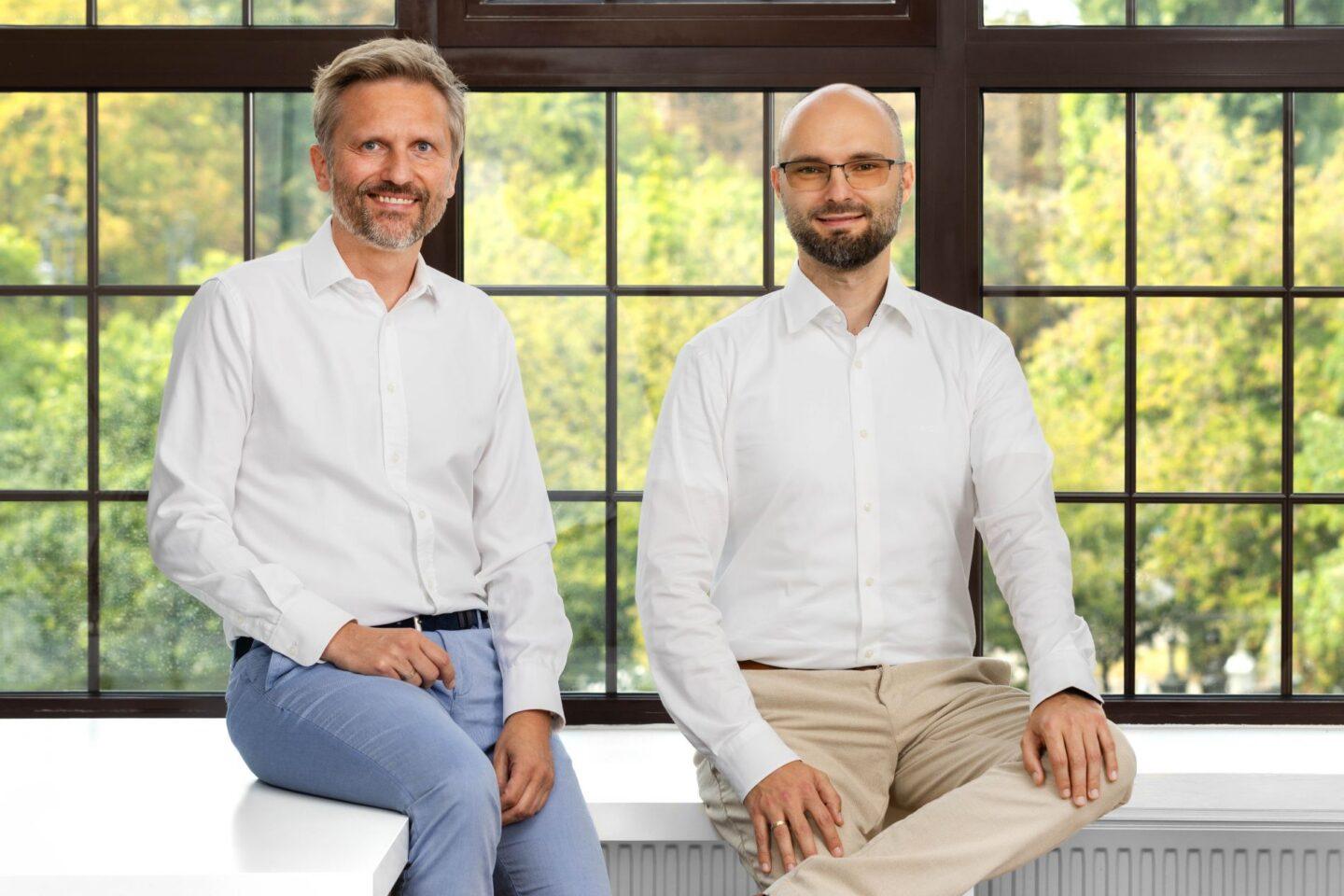 Radosław Czyrko (po lewej) i Arkadiusz Seńko, partnerzy zarządzający Tar Heel Capital Pathfinder.