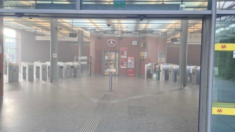 Na zdjęciu: Stacja Młociny