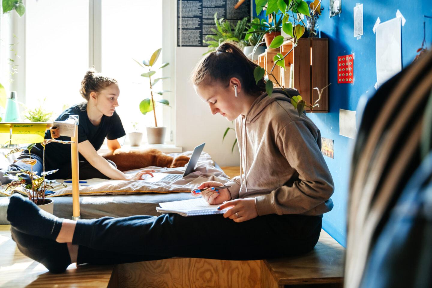 Mieszkanie czy akademik? Gdzie i za ile będą mieszkać studenci w nowym roku akademickim