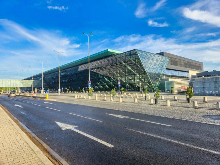Na zdjęciu terminal pasażerski Kraków Airport.