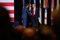 Na zdjęciu prezydent USA Donald Trump i szef Pentagonu Pete Hegseth