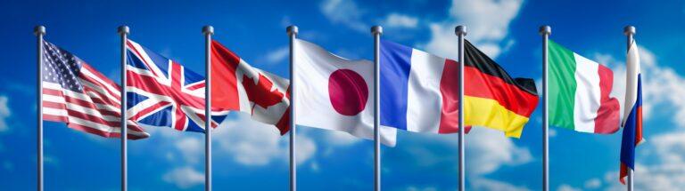Flaga: USA, Wielkiej Brytanii, Kanady, Japonii, Francji, Niemiec, Włoch.