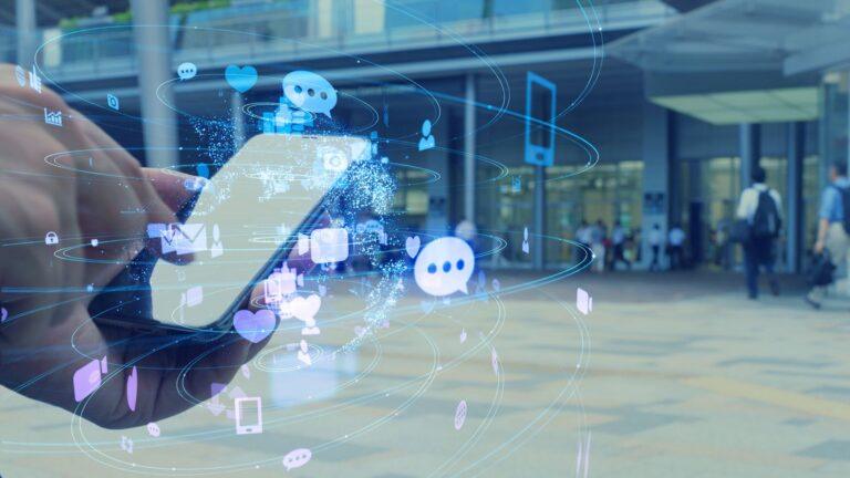 Zdjęcie ilustracyjne: social media, viral, komunikacja.