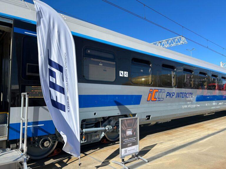 Na zdjęciu: Wagon dla PKP Intercity