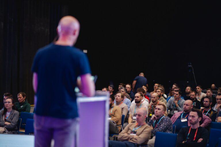 Konferencja Infoshare przyciąga ekspertów ze świata biznesu i technologii. Najnowsza edycja Infoshare Katowice pozwoli odpowiedzieć na pytanie: jak zmieniają się technologiczne reguły gry