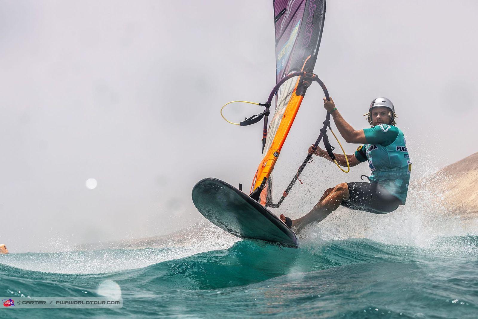 Na zdjęciu Maciej Rutkowski, polski windsurfer