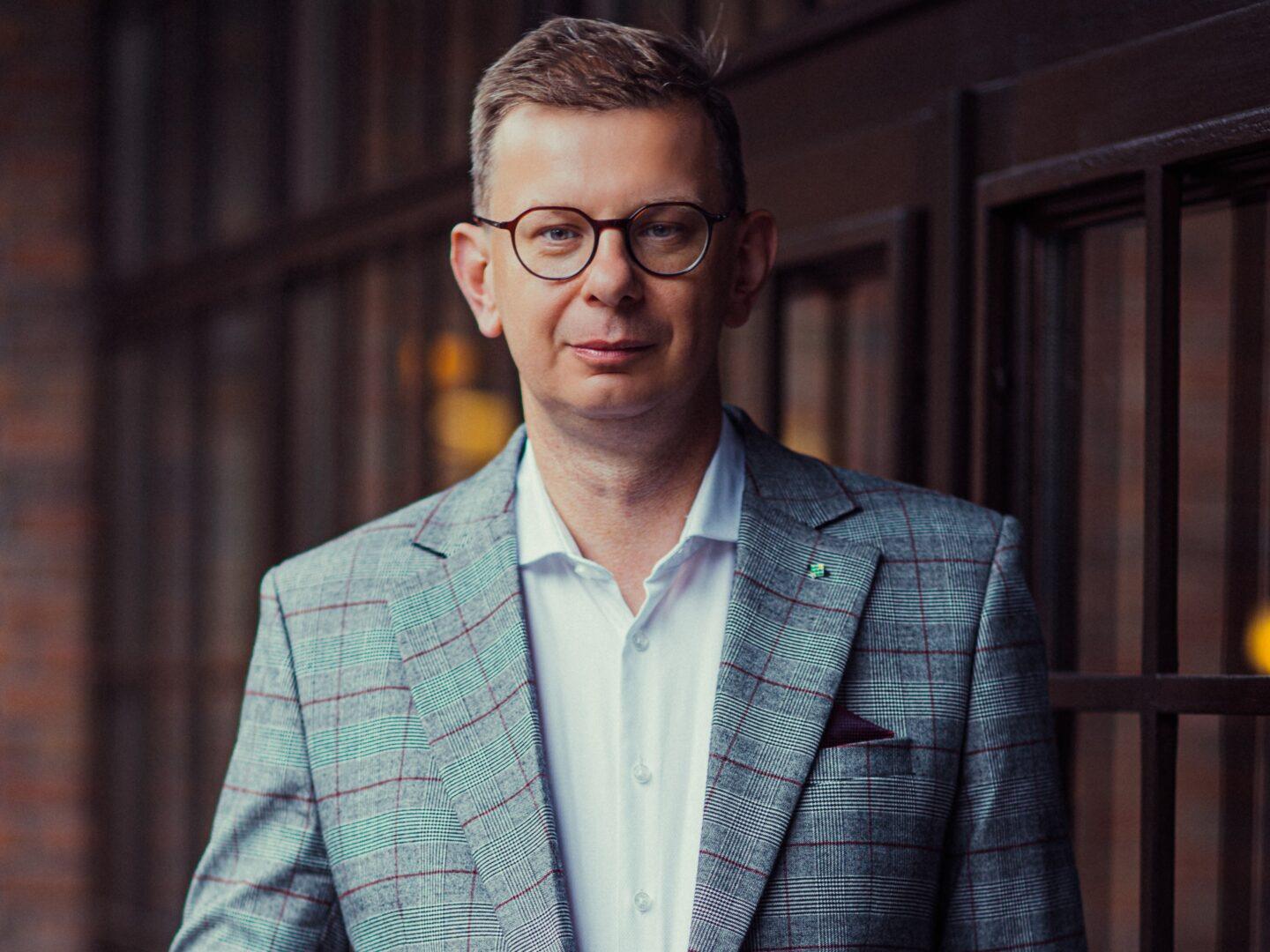 Marcin Dyliński, członek zarządu CUK Ubezpieczenia, zapewnia, że klienci ubezpieczeniowi nadal potrzebują doradców w oddziałach. Dlatego CUK zamierza zwiększyć swoją sieć do tysiąca placówek w ciągu pięciu lat. Fot. mat. prasowe