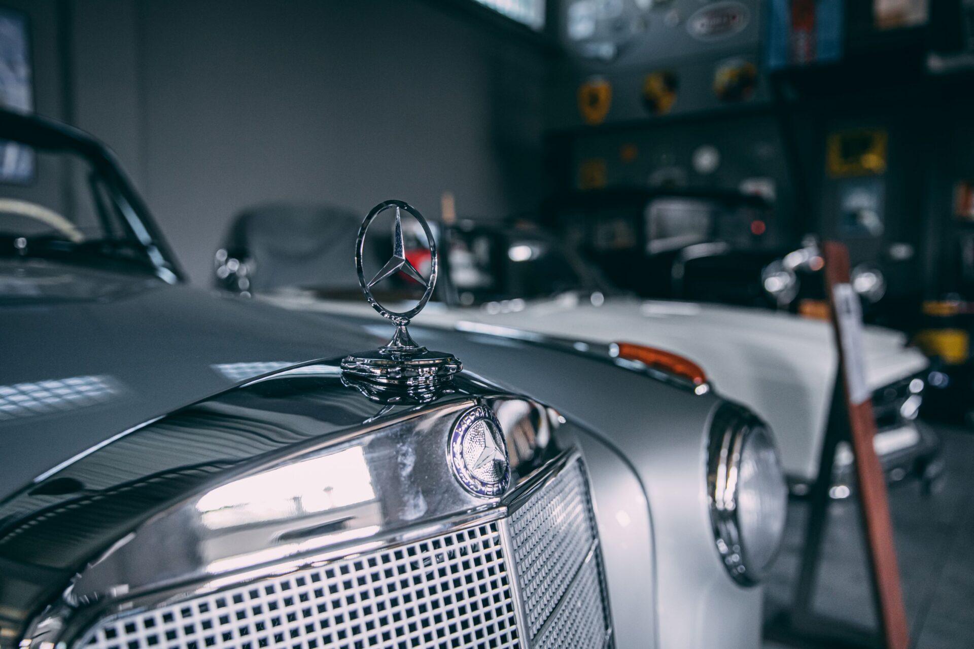 przód samochodu retro modelu Merdedesa