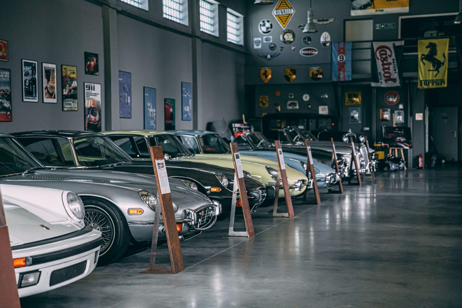 wystawa samochodów retro