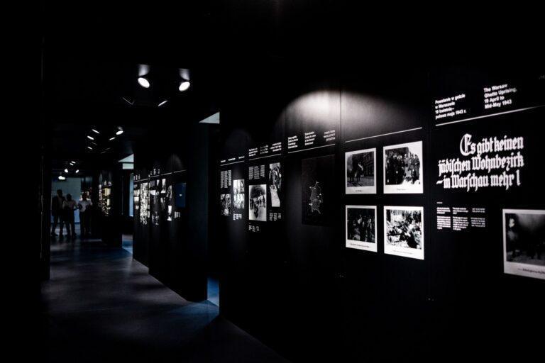 Na zdjęciu: Wystawa "Polacy w KL Auschwitz"