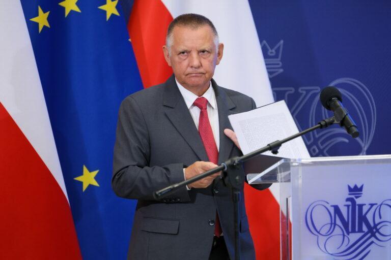 Prezes NIK Marian Banaś na zdjęciu z sierpnia 2025 r.