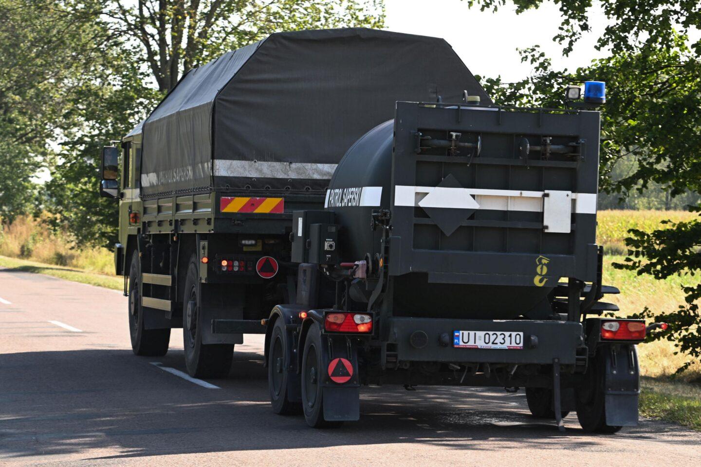 Na zdjęciu: Patrol saperski