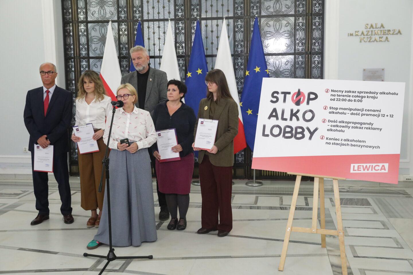 Posłowie Lewicy ogłaszają szczegóły projektu ustawy ograniczającej sprzedaż alkoholu