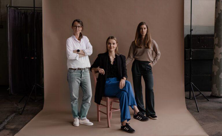 "Celujemy w najciekawsze startupy z trzech kluczowych branż" - przekonują twórczynie funduszu Vastpoint. Karolina Kukiełka, Aleksandra Pędraszewska i Zuzanna Brzosko (od lewej) chcą wykorzystać kontakty i zróżnicowane doświadczenie do budowy globalnego sukcesu polskich startupów