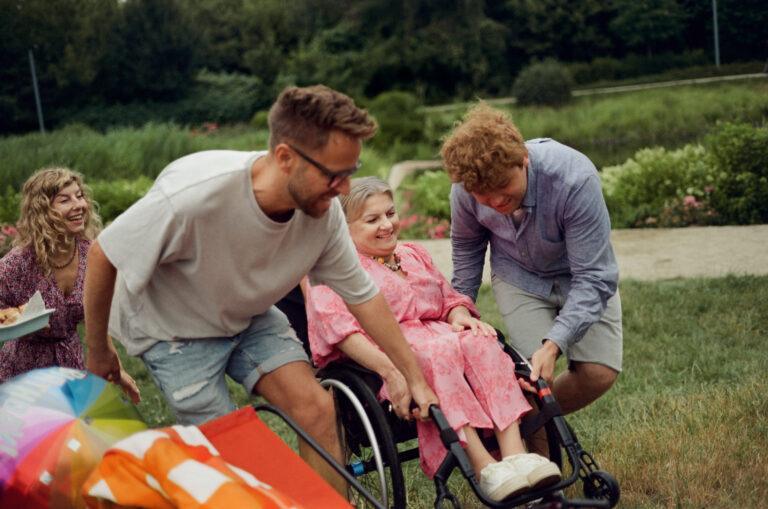 Szczególną grupą opisaną w raporcie Otodom są „Wielopokoleniowi opiekunowie”. Źródło: mat. prasowe Otodom