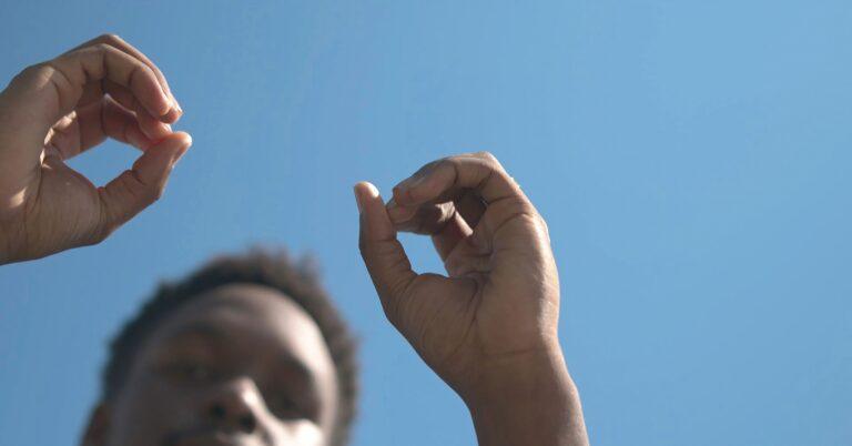 kadr z filmu, który można zobaczyć podczas wystawy w Zachęcie