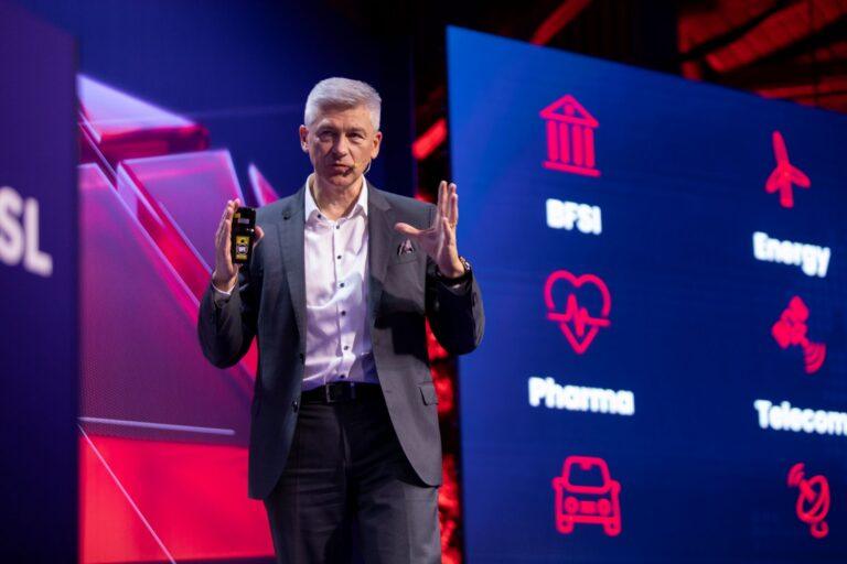 Forum ABSL, Ryga, Janusz Dziurzyński, , prezes ABSL Poland, a także szef centrum DBS Operations BAT