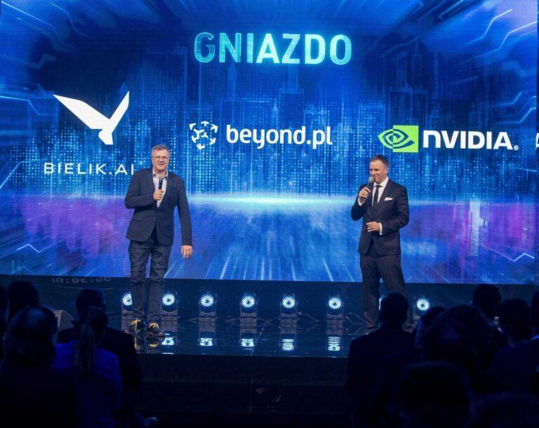 Na zdjęciu ogłoszenie inicjatywy "Gniazdo" przez prezesów Bielik.AI i Beyond.pl