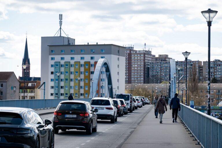 Na zdjęciu przejście graniczne między Polską a Niemcami na moście łączącym Frankfurt nad Odra i Słubice