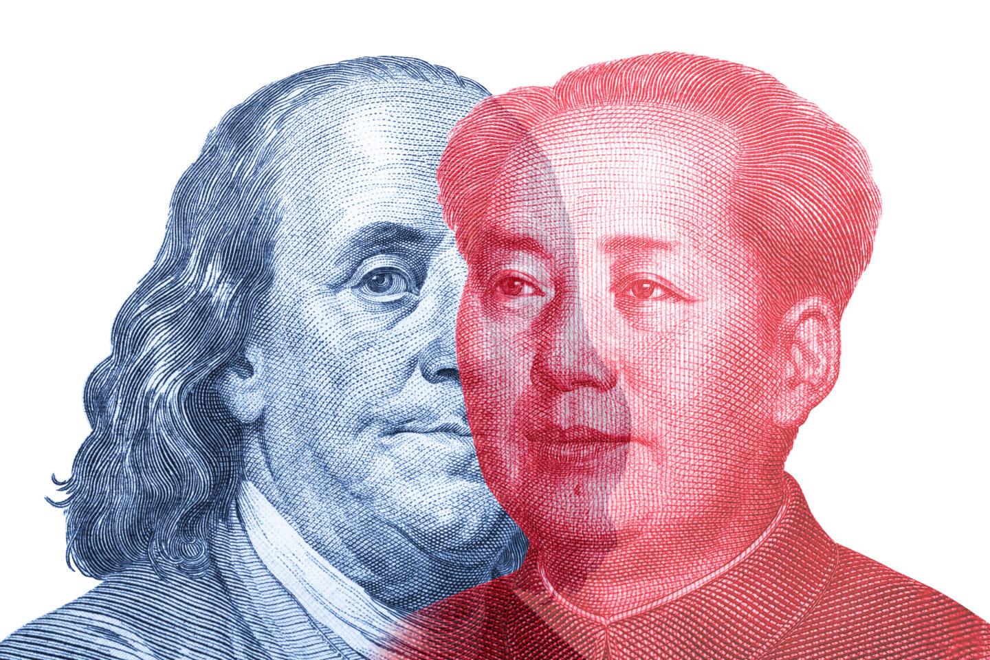 Zachodzące na siebie symbole z banknotów Chin i USA: głowy Benjamina Franklina i Mao Zedonga