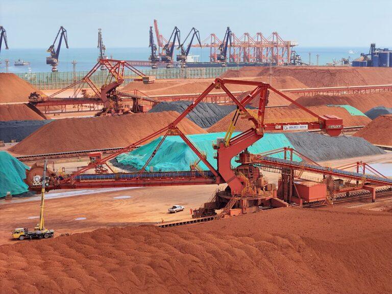 Chiny przykręcają śrubę w sprawie metali ziem rzadkich. Co to oznacza dla wojska?