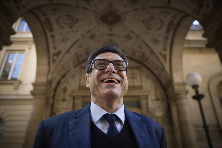 Philippe Aghion był doradcą francuskiego rządu, w tym prezydenta Emmanuela Macrona, w kwestiach dotyczących innowacji, przedsiębiorczości i polityki przemysłowej.