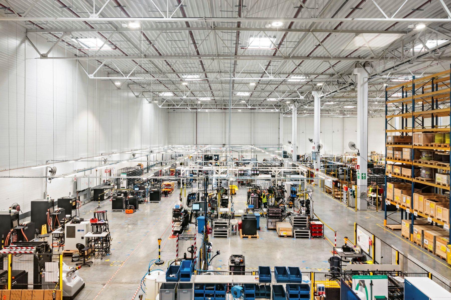 Hala Scania Industrial Batteries w Gdańsku.