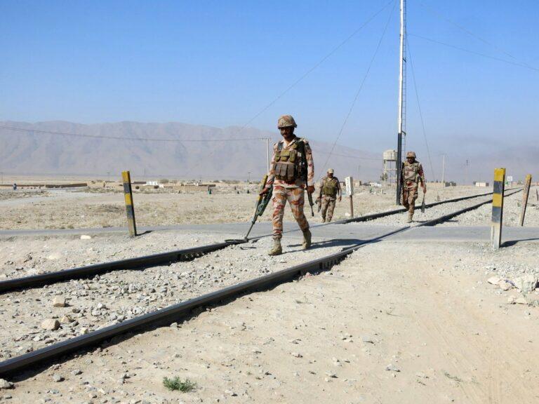 Na zdjęciu: pakistańscy żołnierze