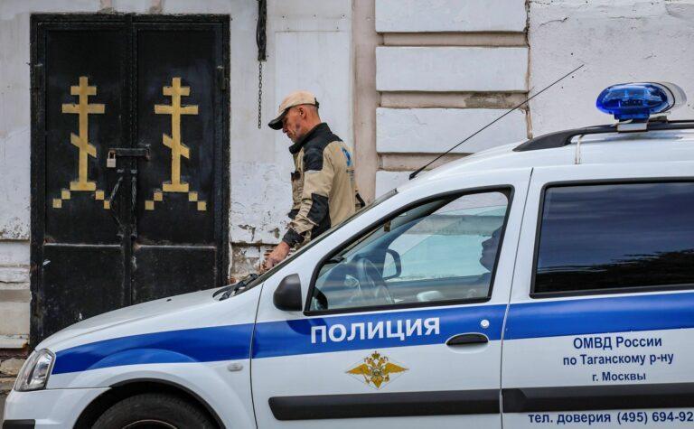 Na zdjęciu: rosyjscy policjanci