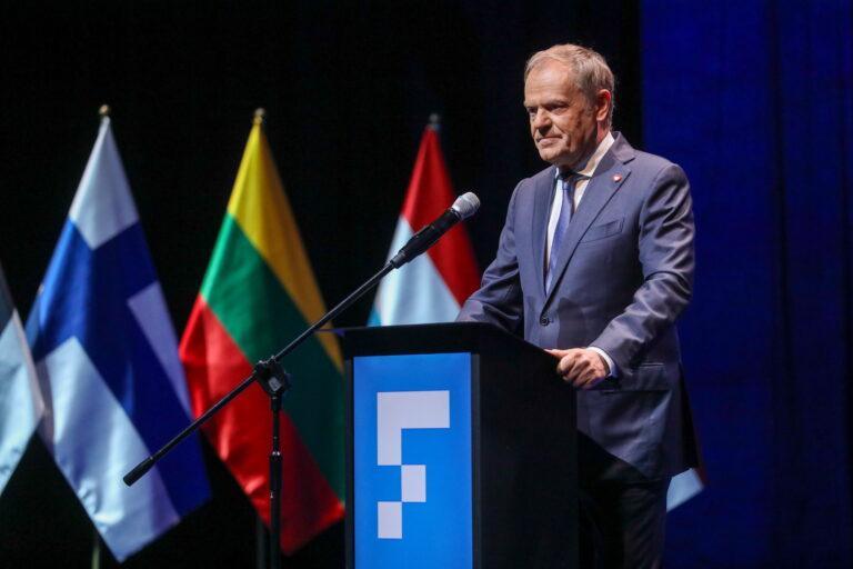 Na zdjęciu premier Donald Tusk przemawia na Forum Spójności i Rozwoju Granicznego Unii Europejskiej, 28 października w Białymstoku