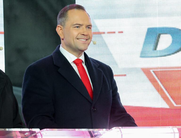 Na zdjęciu Karol Nawrocki w trakcie kwietniowej debaty TV Republika, wPolsce24 i TV Trwam w Końskich