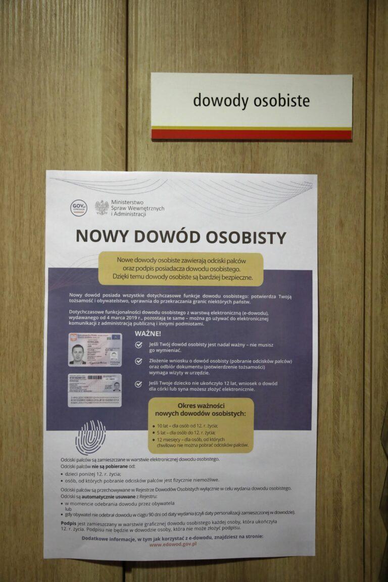 Plakat z informacjami o dowodzie osobistym