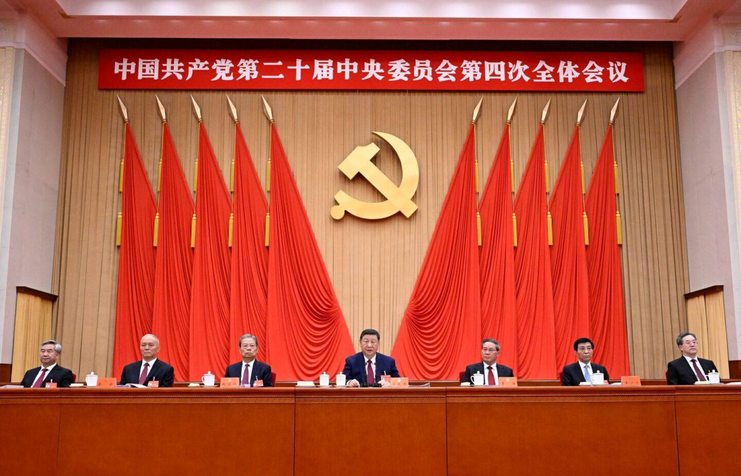 Xi Jinping na IV Plenum Komitetu Centralnego Komunistycznej Partii Chin 20-23 października 2025 roku.