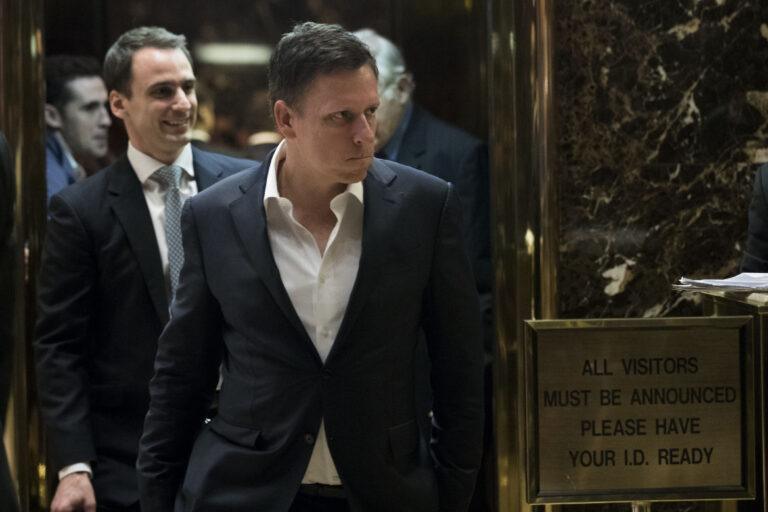 Na zdjęciu Peter Thiel po wizycie u prezydenta-elekta Donalda Trumpa w nowojorskim Trump Tower, listopad 2016 r.