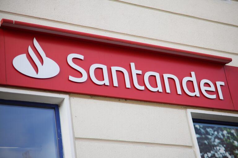 Na zdjęciu oddział banku Santander