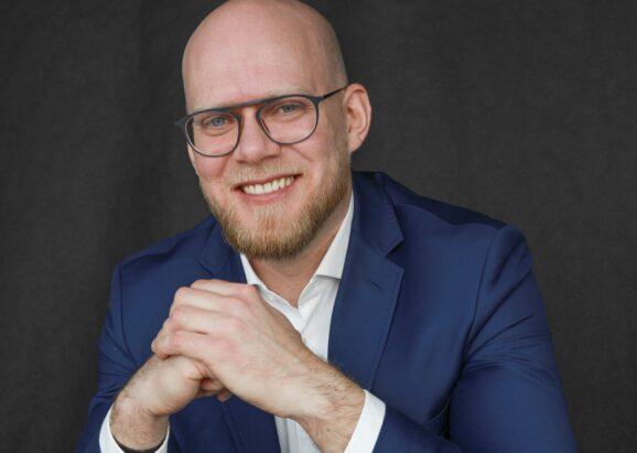 eSky schodzi na ziemię. Wakacje pod marką Thomas Cook sprzeda w stacjonarnych biurach