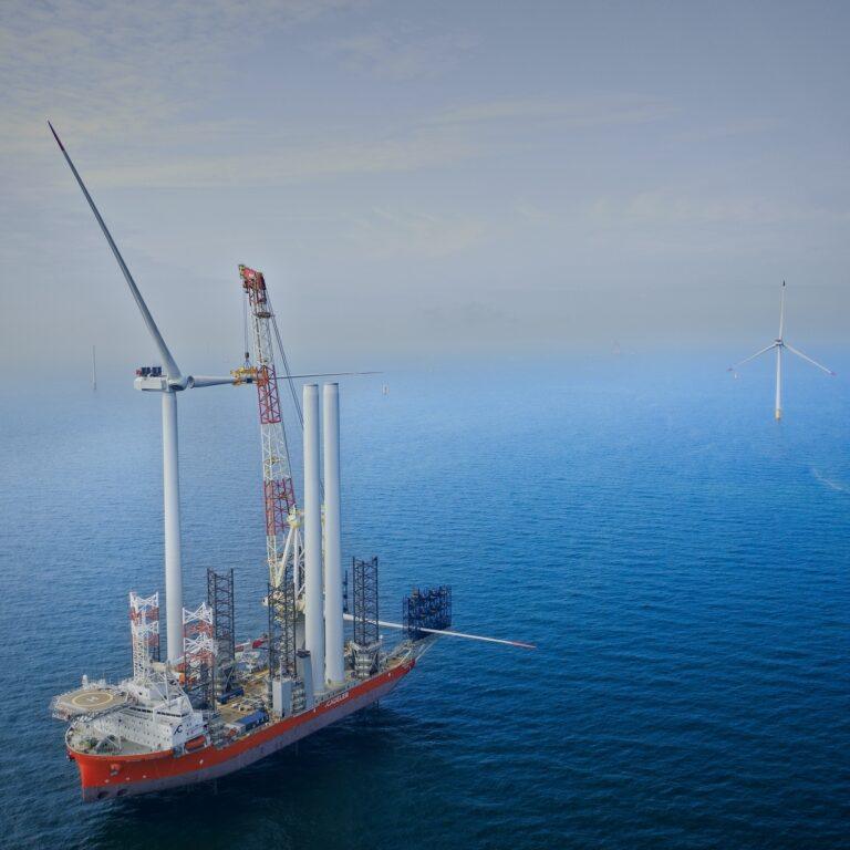 Morskie wiatraki na zakręcie. Czy ponadpartyjna zgoda wystarczy, by uruchomić kolejną turę inwestycji?