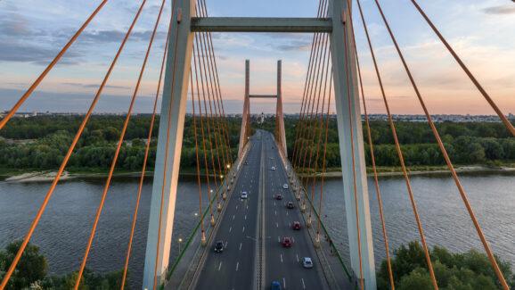 Infrastruktura przyszłości powstaje tu i teraz. Od inteligentnych dróg po cyfrowe koleje