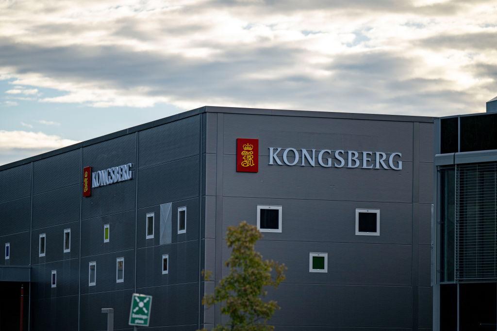 Na zdjęciu budynek z logo firmy Kongsberg