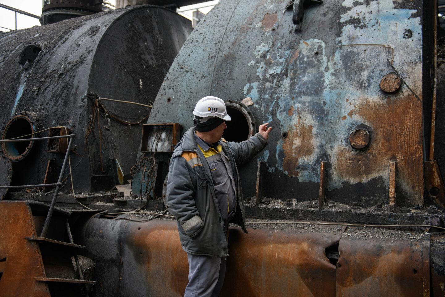 Zniszczona elektrownia w Ukrainie po rosyjskim ataku rakietowym.