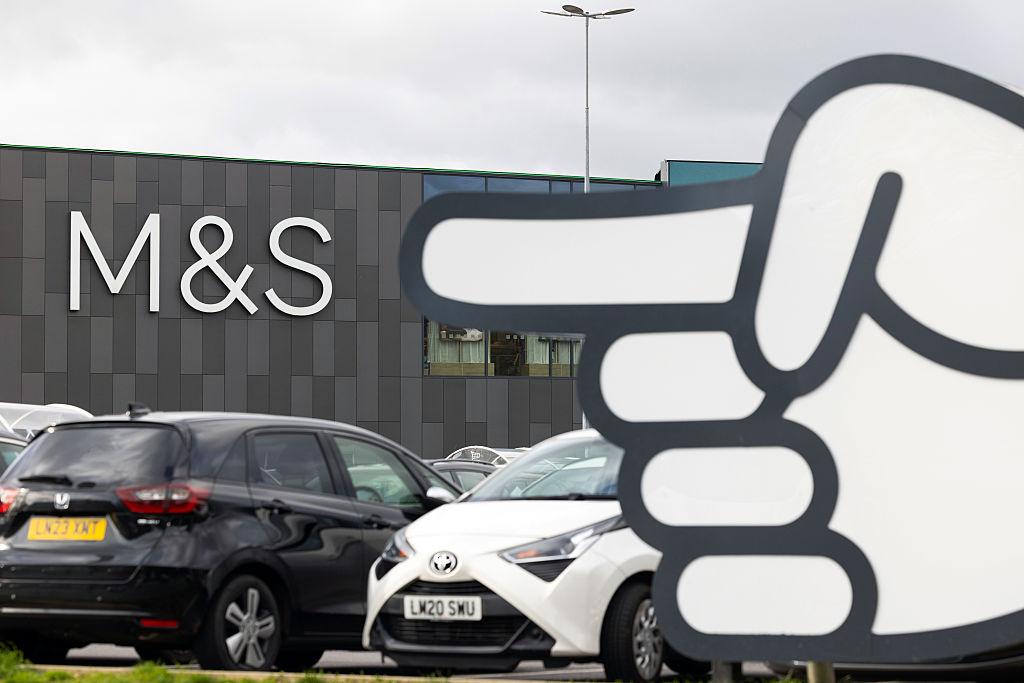 Sklep z logo Marks & Spencer