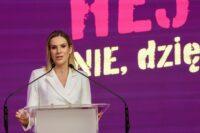 Na zdjęciu pierwsza dama Marta Nawrocka podczas inauguracji cyklu spotkań pod hasłem „Hejt? Nie, dziękuję!”