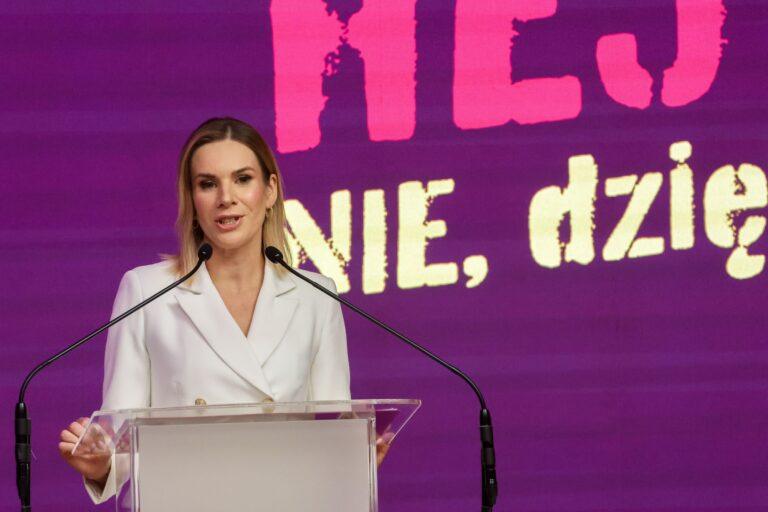 Na zdjęciu pierwsza dama Marta Nawrocka podczas inauguracji cyklu spotkań pod hasłem „Hejt? Nie, dziękuję!”