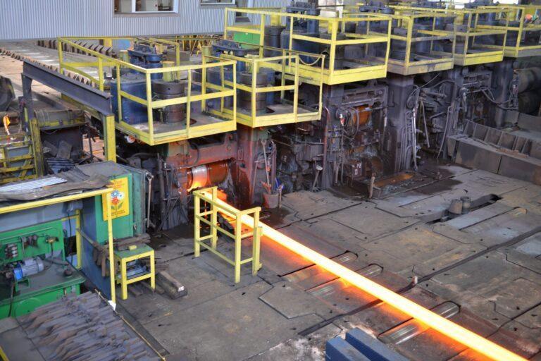 Zdjęcie przedstawia wnętrze Huty Królewskiej w Chorzowie