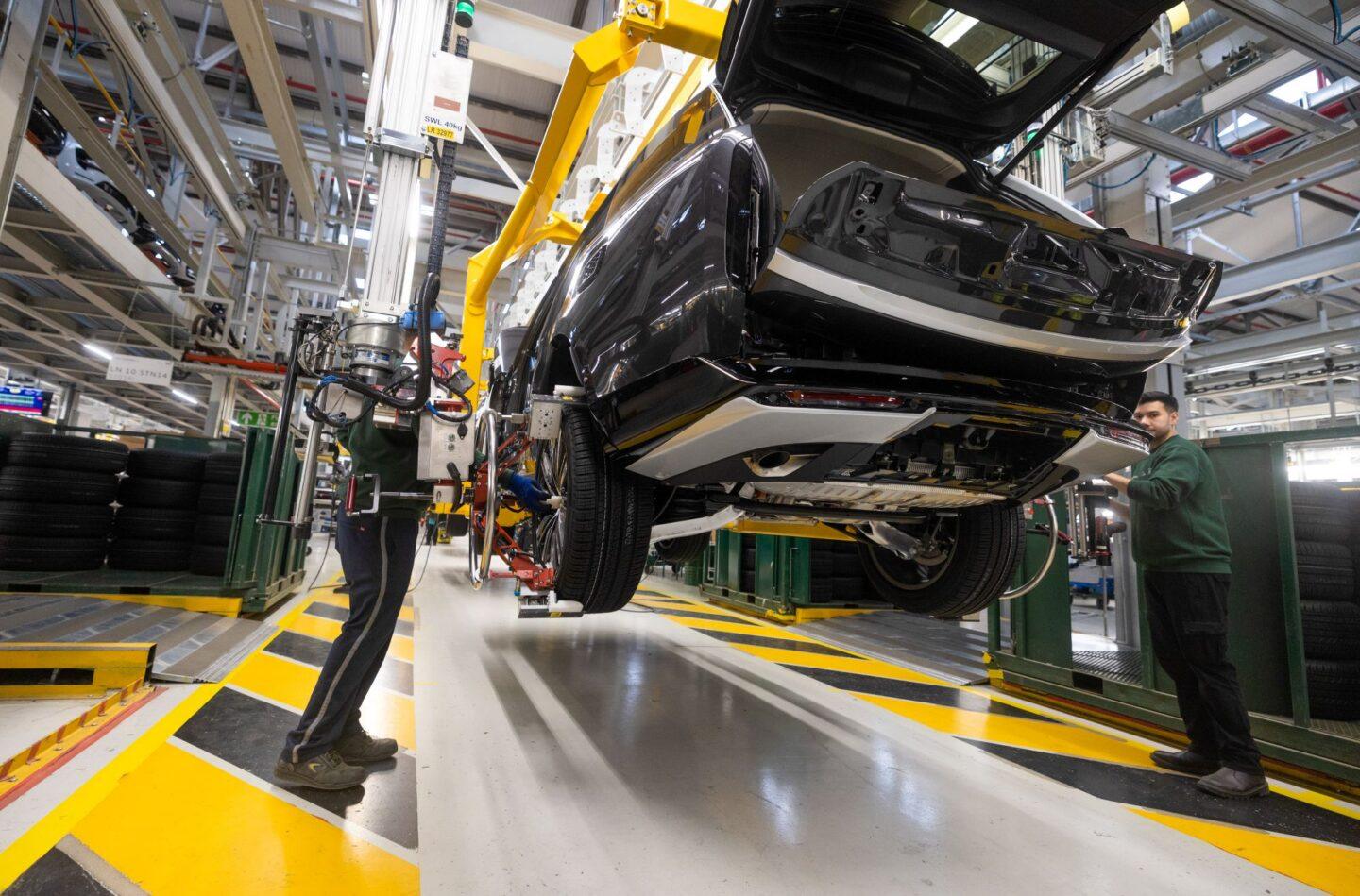 Produkcja w fabryce Jaguar Land Rover w Wielkiej Brytanii