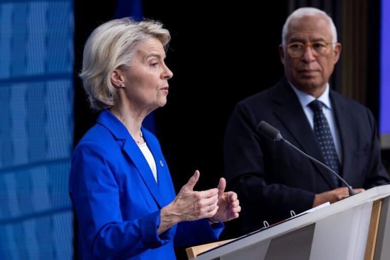 Na zdjęciu przewodnicząca KE Ursula von der Leyen na wspólnej konferencji z przewodniczącym Rady Europejskiej Antonio Costą