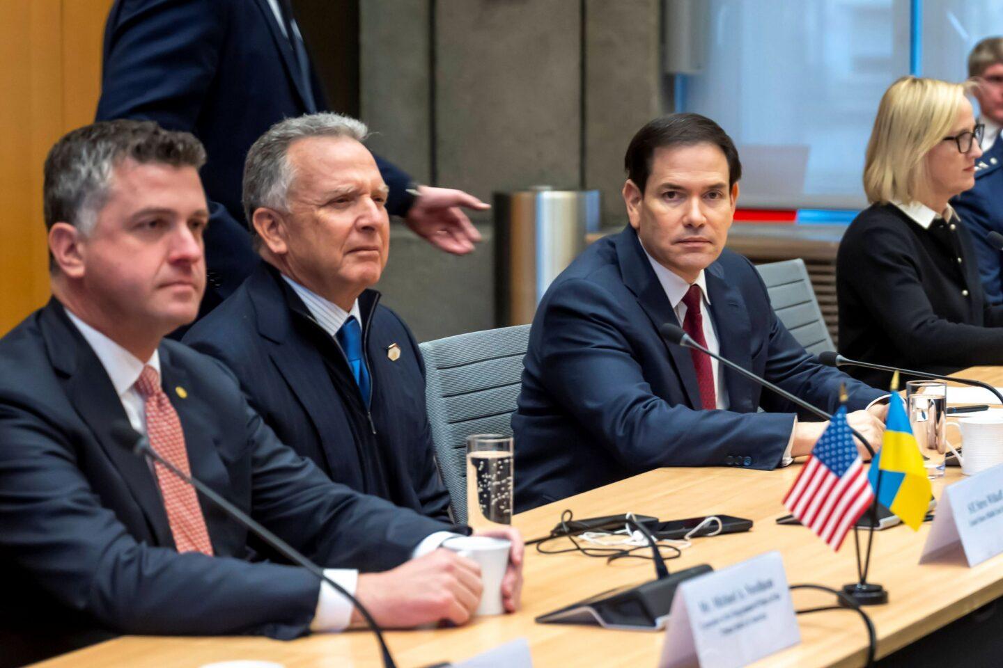 Na zdjęciu: Steve Witkoff (2L) i Marco Rubio (2R)