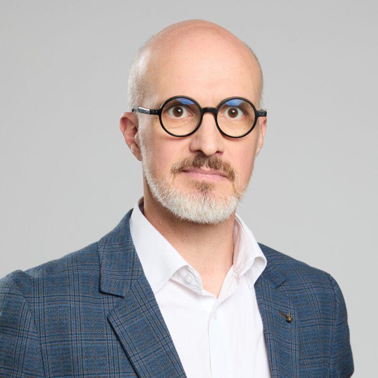 Adamed inwestuje setki milionów w innowacyjne leki. Szansa mniejsza niż jeden na sto, ale potencjalne korzyści ogromne