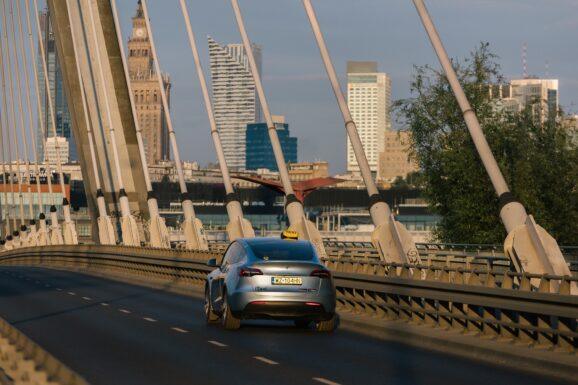 iTaxi przejmuje Ele Taxi. Powstaje największa polska platforma taksówkarska