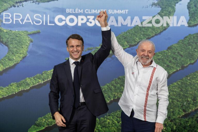 Na zdjęciu prezydent Francji Emmanuel Macron (z lewej) i prezydent Brazylii Lula w trakcie COP30 w Belem (Para, Brazylia, 6 listopada 2025 r.
